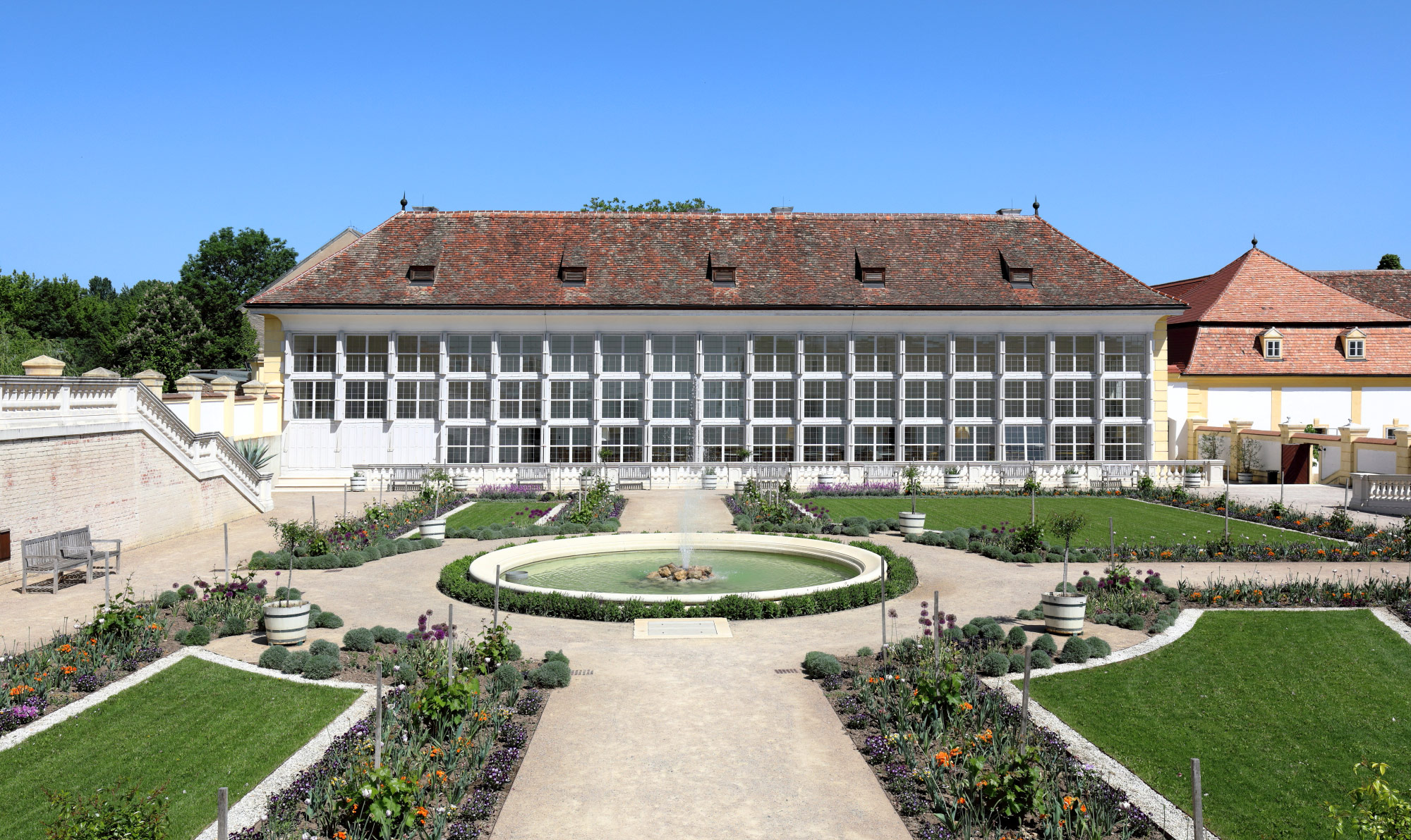 Engelhartstetten (Photo license: CC-BY-SA 4.0)